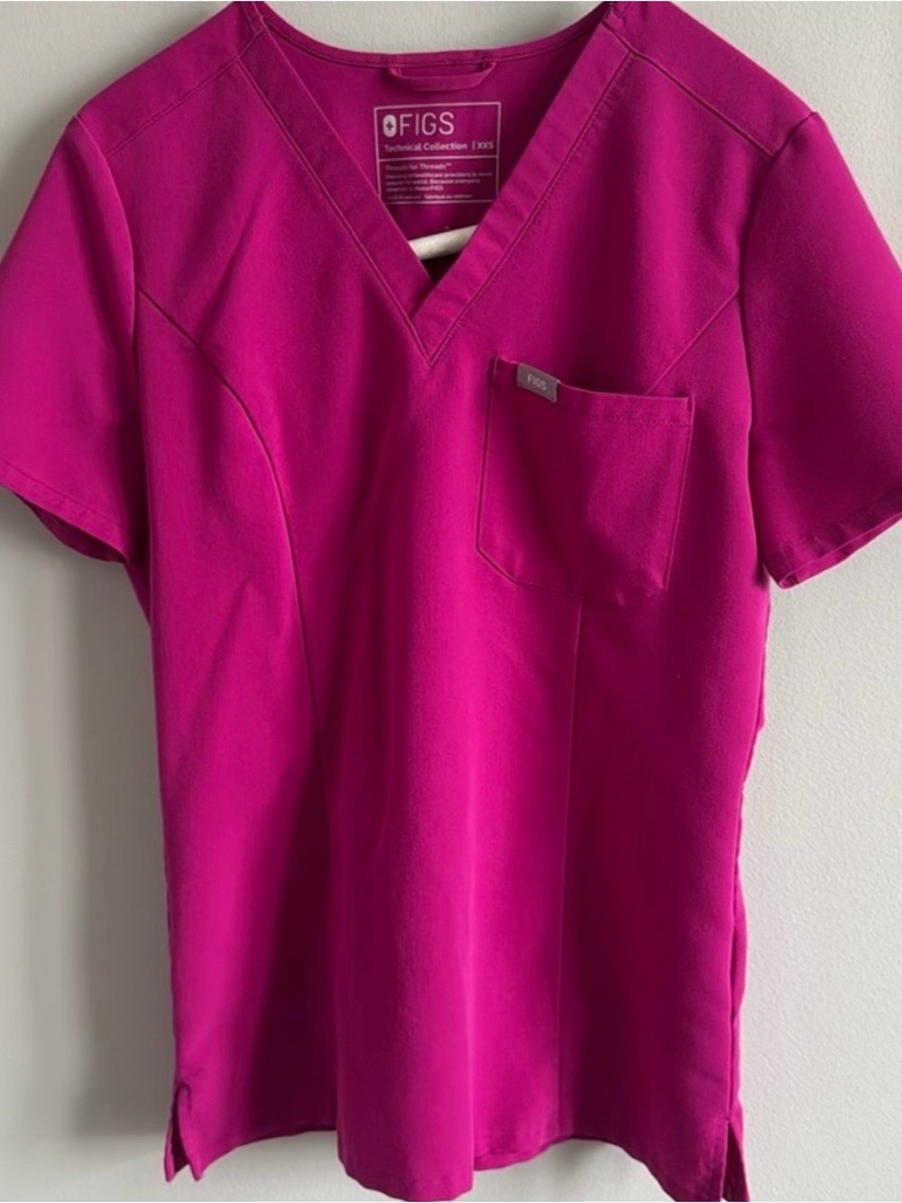 FIGS Women’s Scrub Set in Raspberry Sorbet